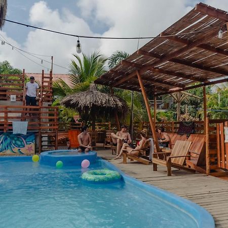 El Zoo Hostel, Bar & Pool Palomino Exterior photo